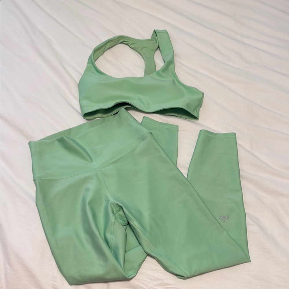 ALO Green Sports Bra and Leggings Set